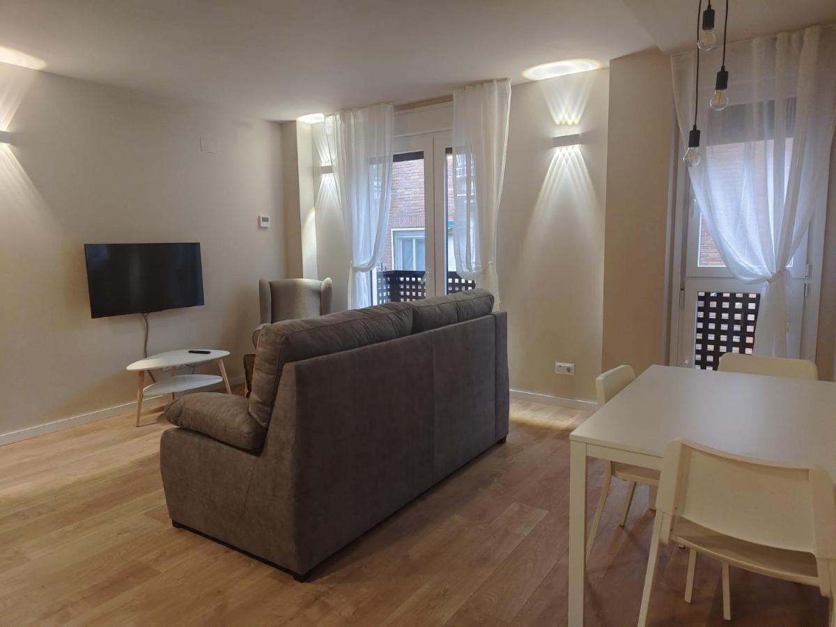 Apartamentos Picasso Alcalá de Henares Екстериор снимка