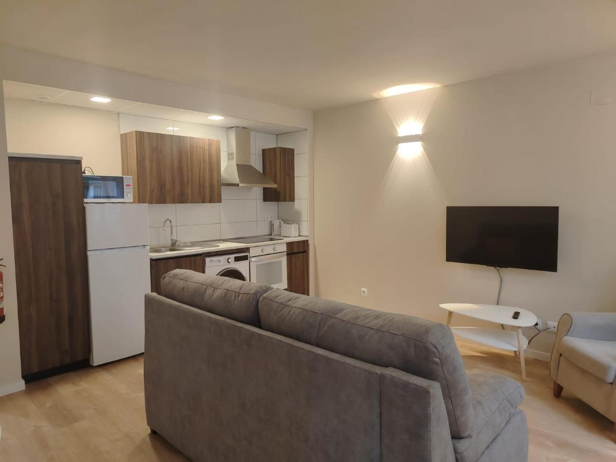 Apartamentos Picasso Alcalá de Henares Екстериор снимка