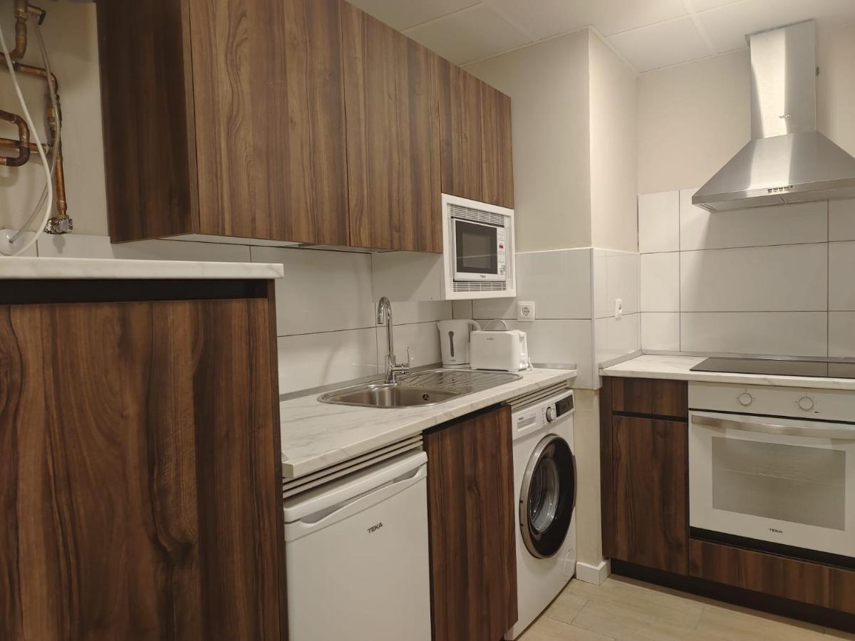 Apartamentos Picasso Alcalá de Henares Екстериор снимка