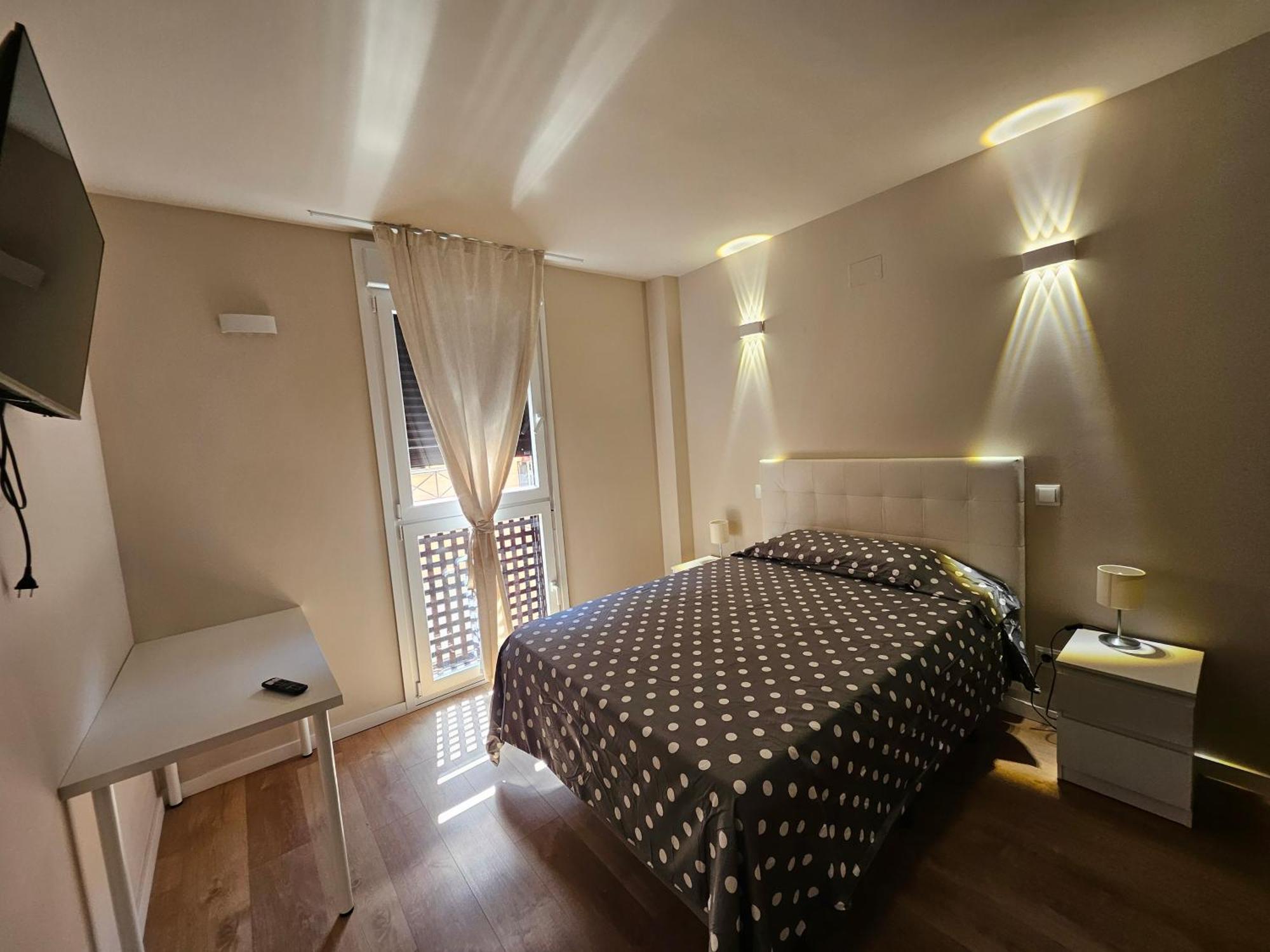 Apartamentos Picasso Alcalá de Henares Стая снимка